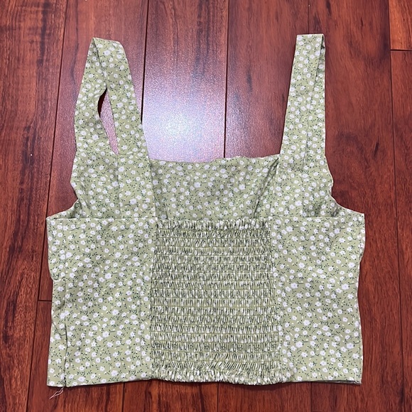 floral top - Picture 2 of 2